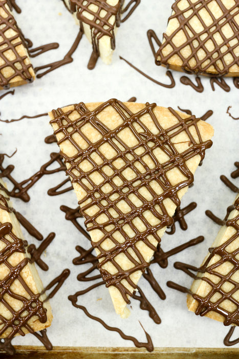 CHOCOLATE SHORTBREAD